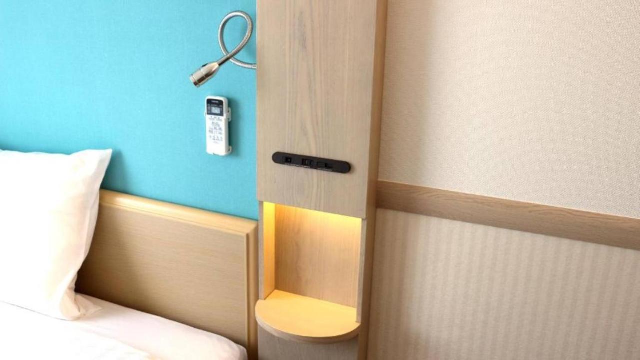 Toyoko Inn Yokohama Shiei-Chikatetsu Center Minami-Eki Εξωτερικό φωτογραφία